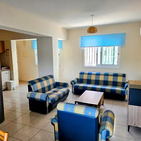 Niki's Coastal Escape Appartement *