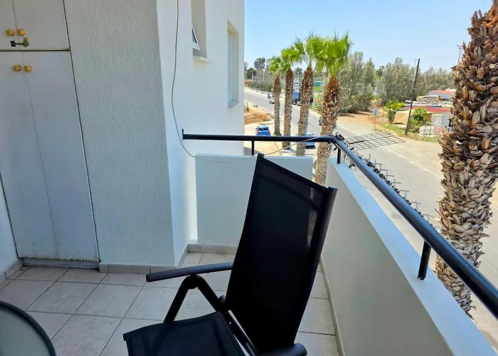 Niki's Coastal Escape Larnaca