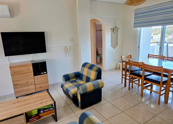 Niki's Coastal Escape