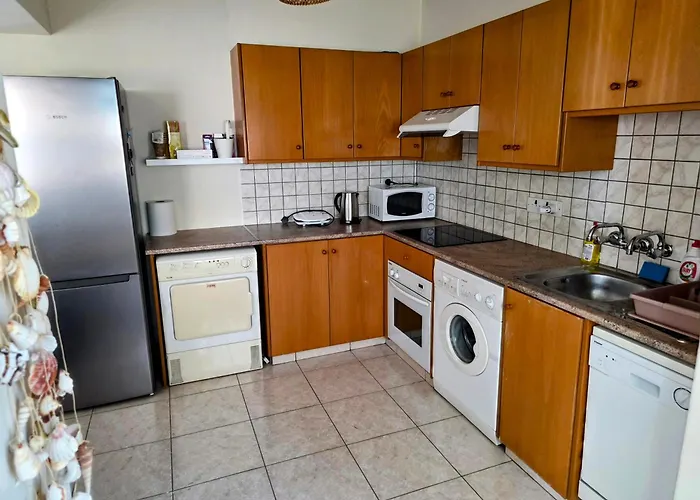 Niki's Coastal Escape