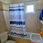Niki's Coastal Escape דירה *