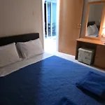 Niki's Coastal Escape *