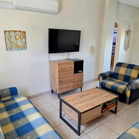 Niki's Coastal Escape * Larnaca